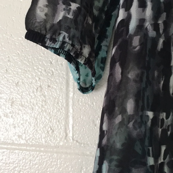 BCX Caged Back Printed Sheer Blouse - Picture 5 of 9